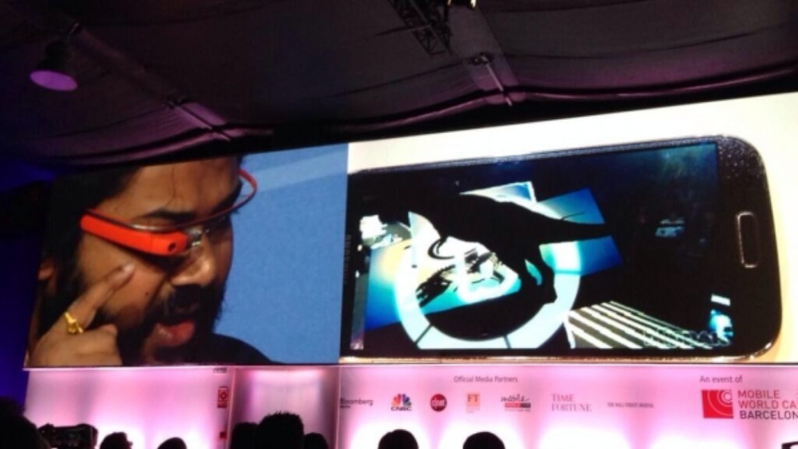 First live demo of Blippar on Google Glass at MWC