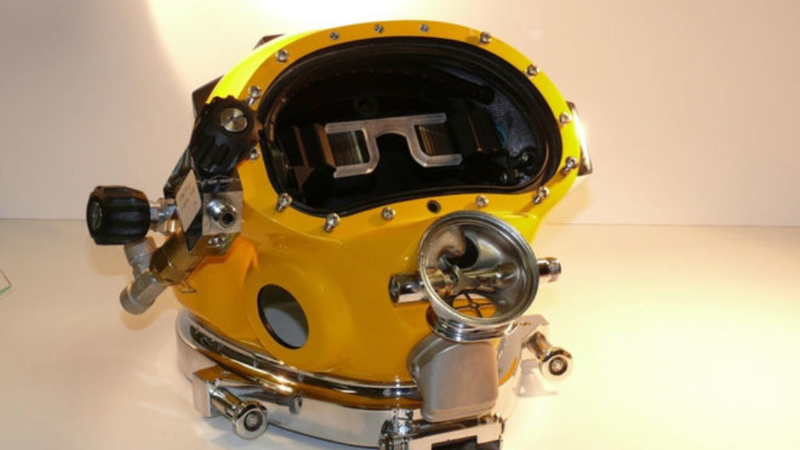 Augmented Reality Diving Helmets Join the US Navy